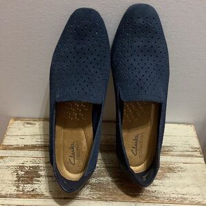Clarks Women's Juliet Hayes Loafer Flat-Suede
Size US 9M